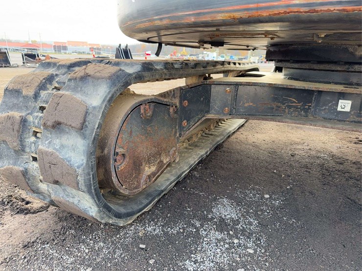 2016-bobcat-e85-image-26