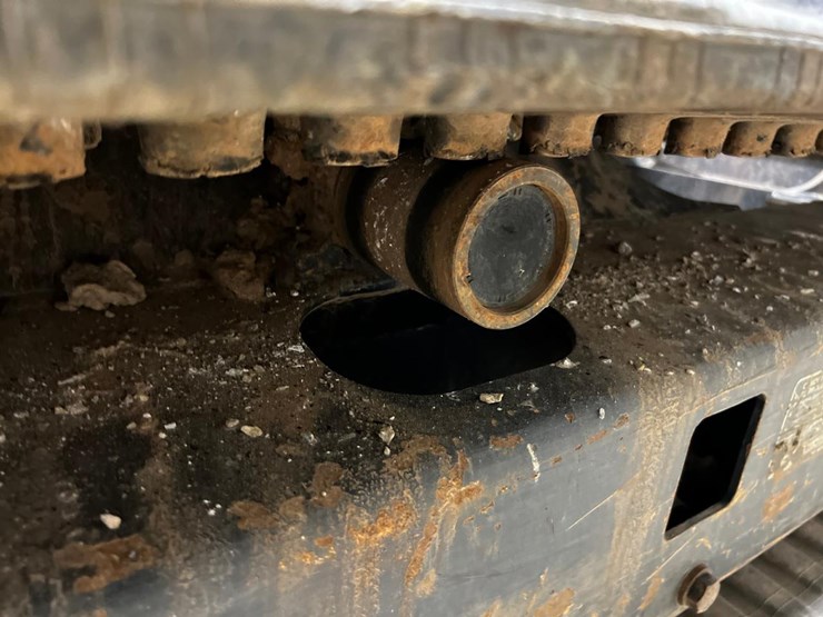 2019-deere-26g-image-23