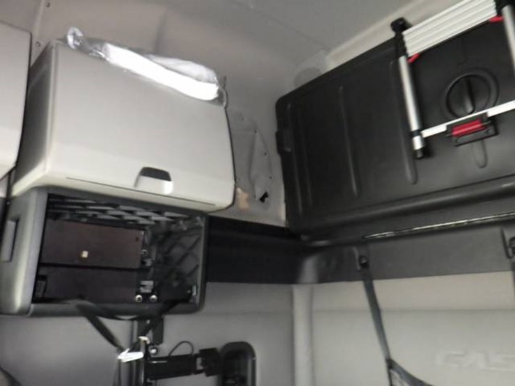 freightliner-cascadia-126-image-23