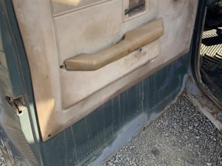 1982-chevrolet-c30-image-11