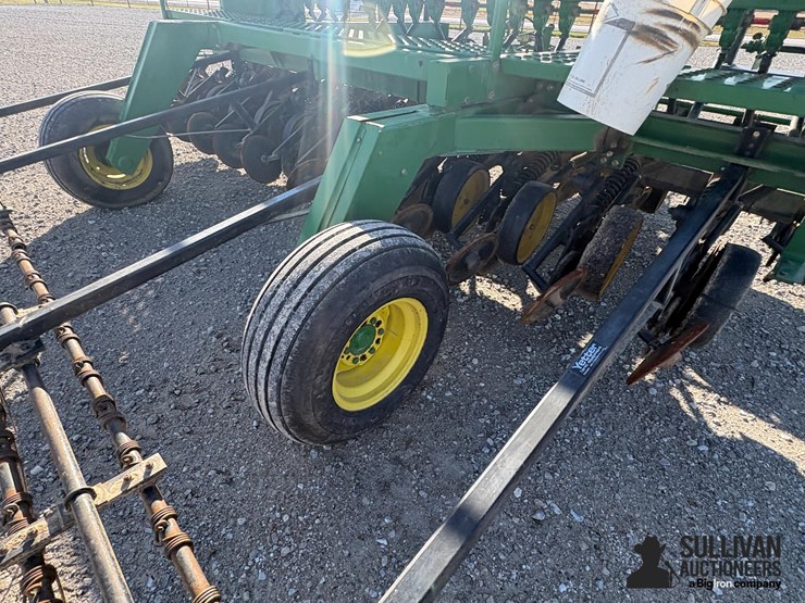 john-deere-750-image-17