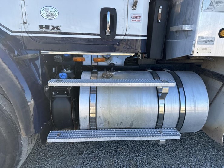 2017-international-hx615-image-11