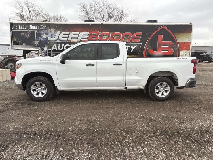 2024-chevrolet-1500-image-2