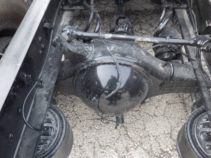 2021-freightliner-cascadia-126-image-15