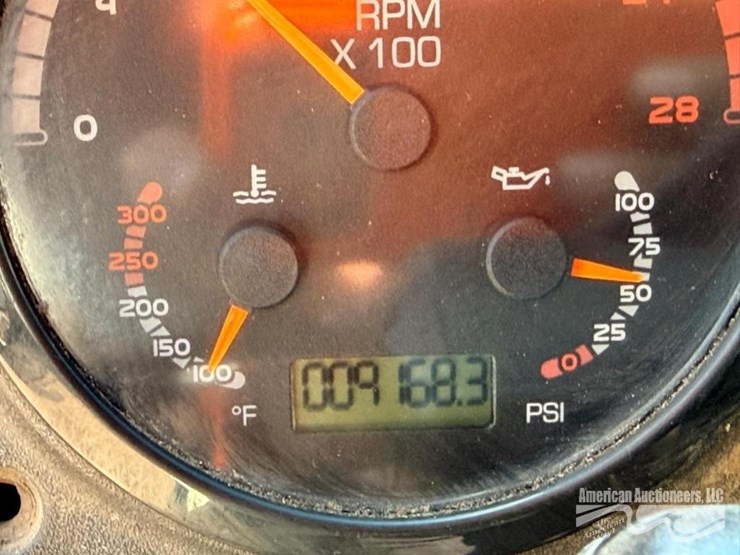 2015-mack-leu613-image-11