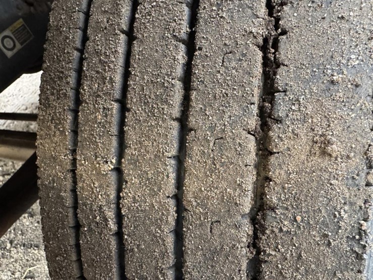 peterbilt-330-image-81