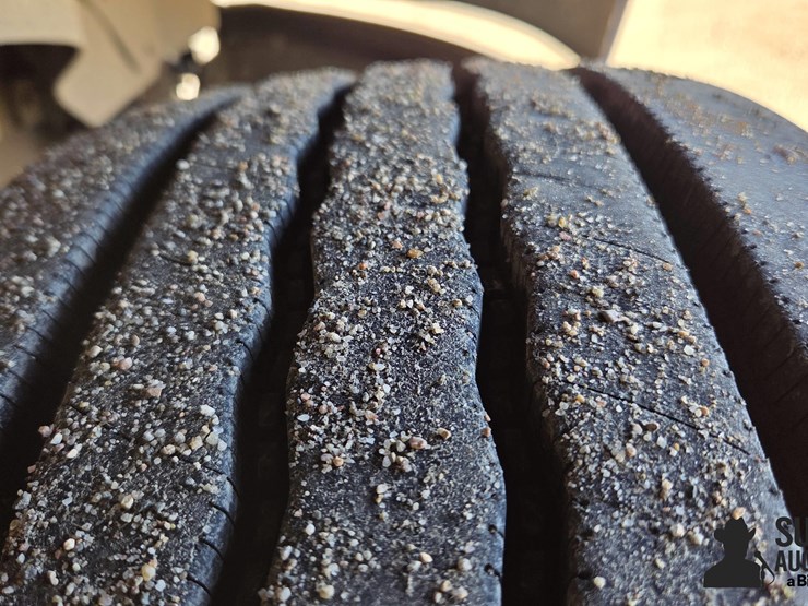 2013-mack-cxu613-t/a-truck-tractor-image-20