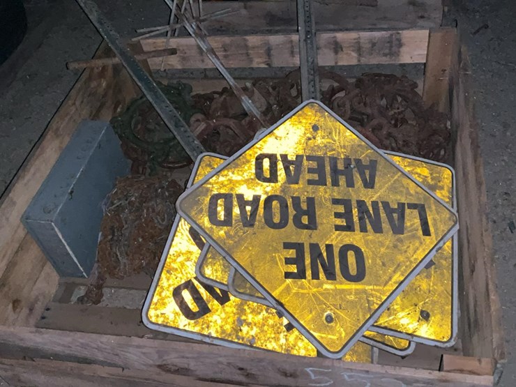 #553-•-tire-chain-parts-and-signs-image-1