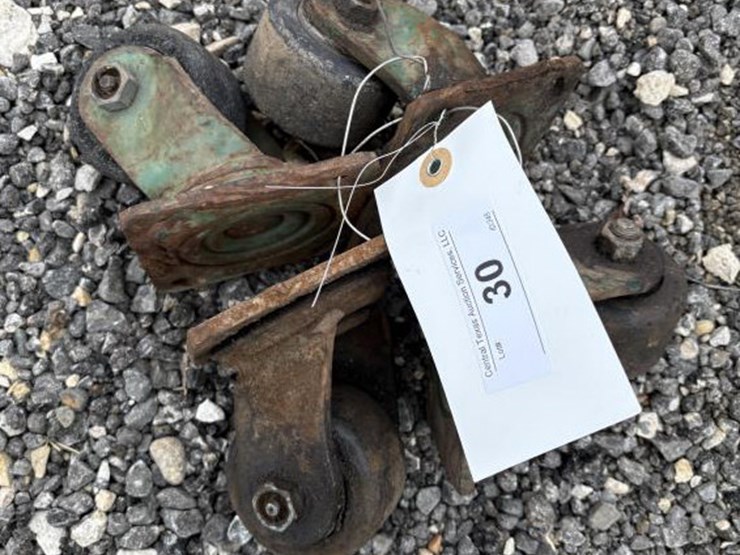 #30-•-set-of-heavy-duty-casters-image-1
