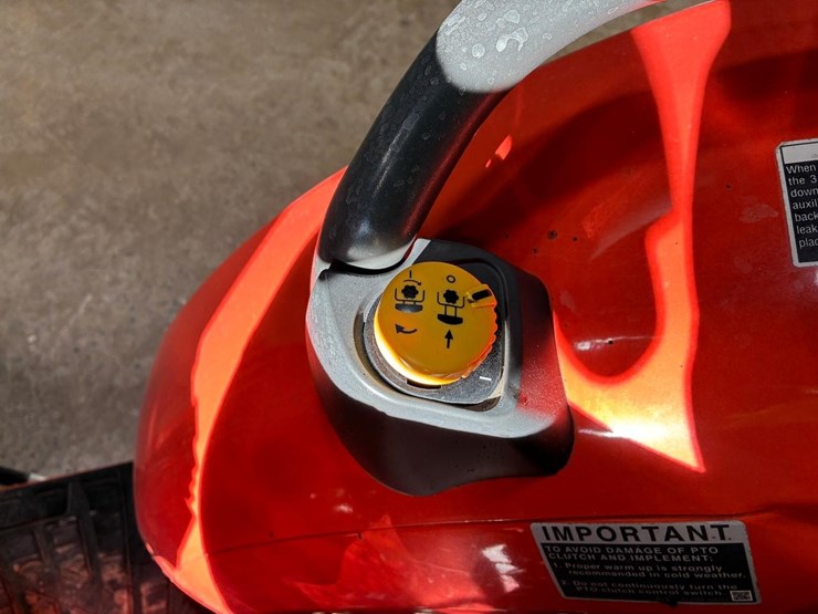 2022-kubota-l3902hst-image-28