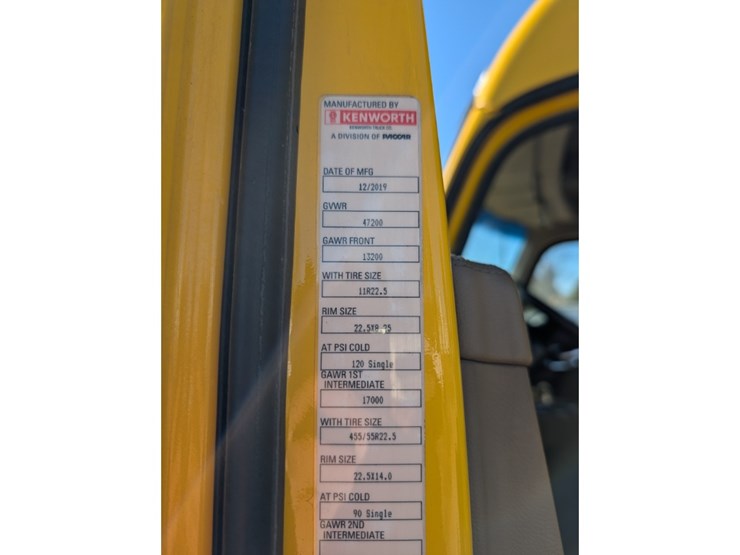 2020-kenworth-t680-image-36