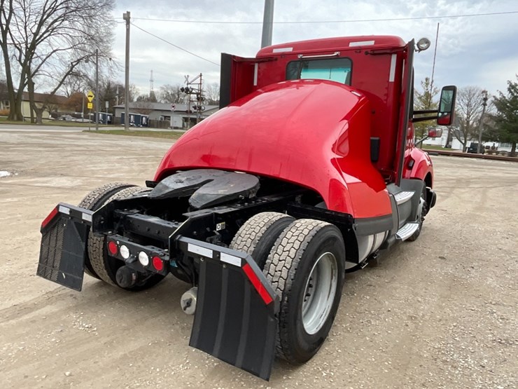 2020-kenworth-t680-image-13