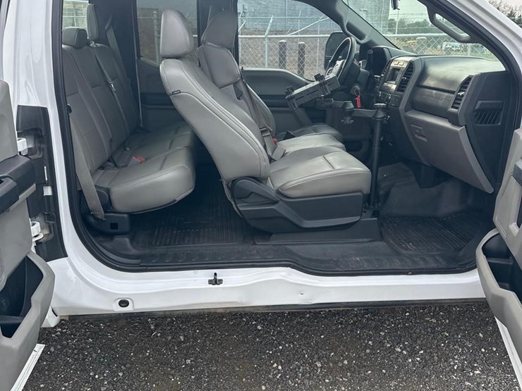 2017-ford-f350-xl-image-17