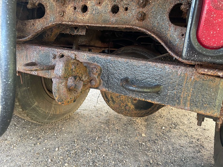 international-4900-image-30