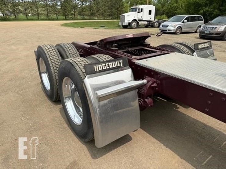 2002-peterbilt-379-image-50