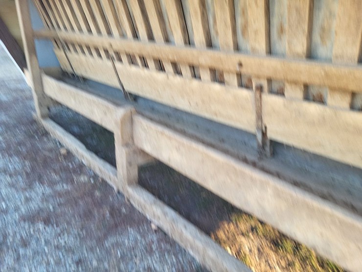 wood-cattle-feeder-w/skids-image-12