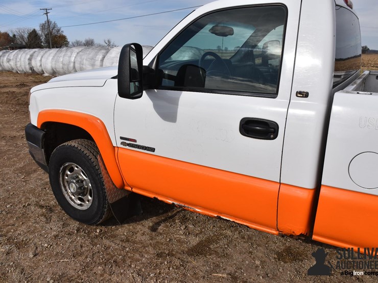 2006-chevrolet-silverado-2500-image-17