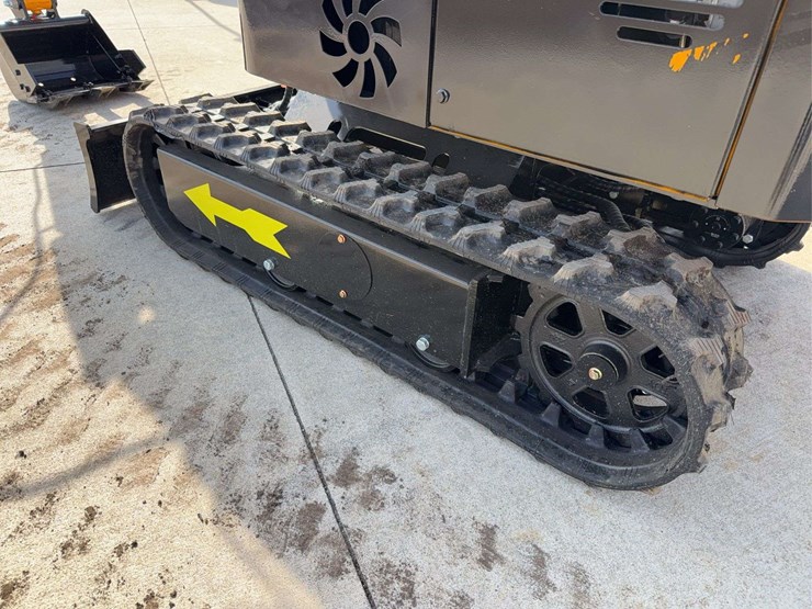 2025-miva-va13-mini-excavator-image-5