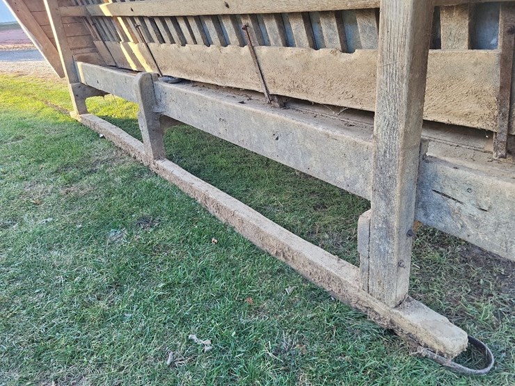 wood-cattle-feeder-w/skids-image-17