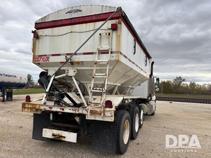 freightliner-fld112-image-9