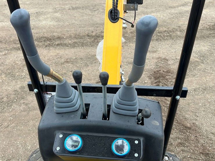 landhero-ldh-kv16-mini-excavator-image-18