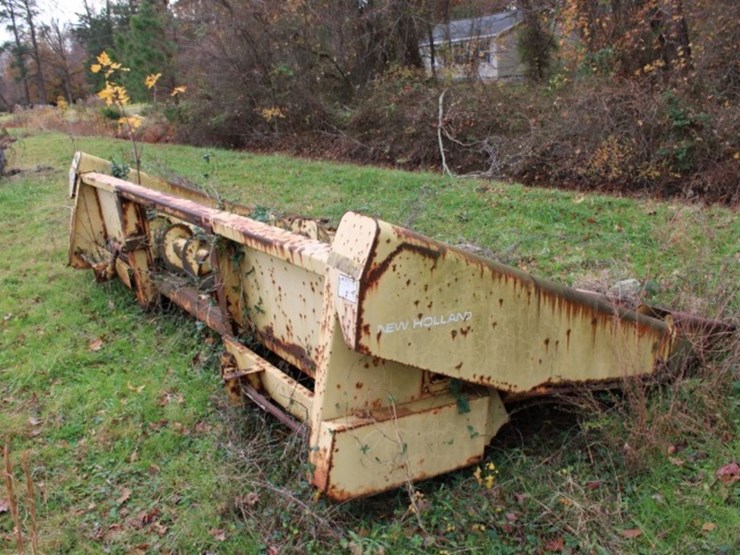 new-holland-6-row-corn-header-rusted-rough-condition-image-4