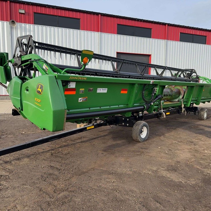 JOHN DEERE 630F