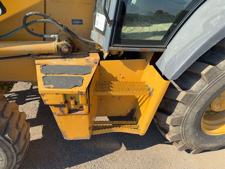 2011-deere-310j-image-19