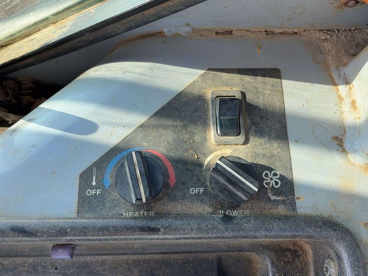 john-deere-850-image-54