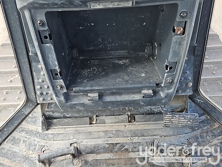 2018-deere-650k-image-36