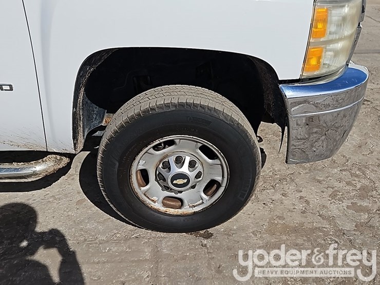 chevrolet-silverado-2500-image-10