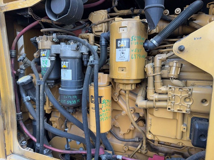 caterpillar-563c-image-10