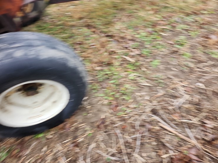 unverferth-gravity-wagon-w/gear-image-8