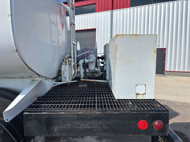 1992-ford-f700-image-18