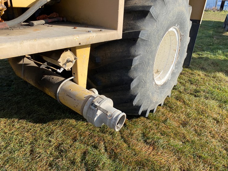 #1300-•-ag-gator-2004-injector-applicator-(colfax,-wi)-image-47