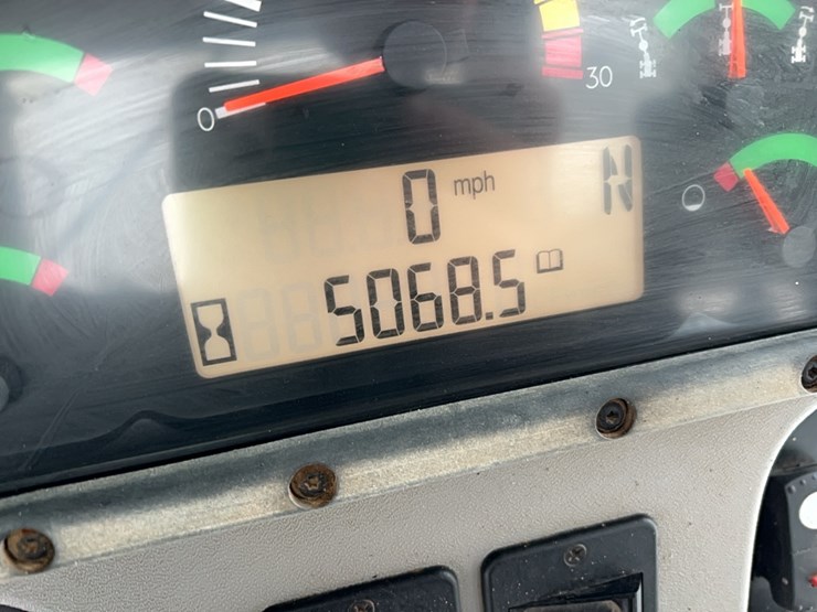 caterpillar-120m-image-24