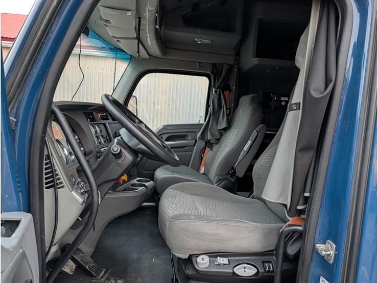 2019-kenworth-t680-image-19