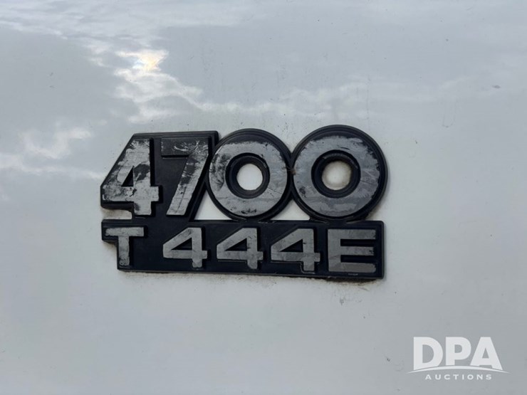 2000-international-4700-image-20