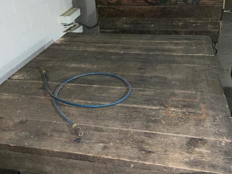 #610-•-11-wooden-tables-image-26