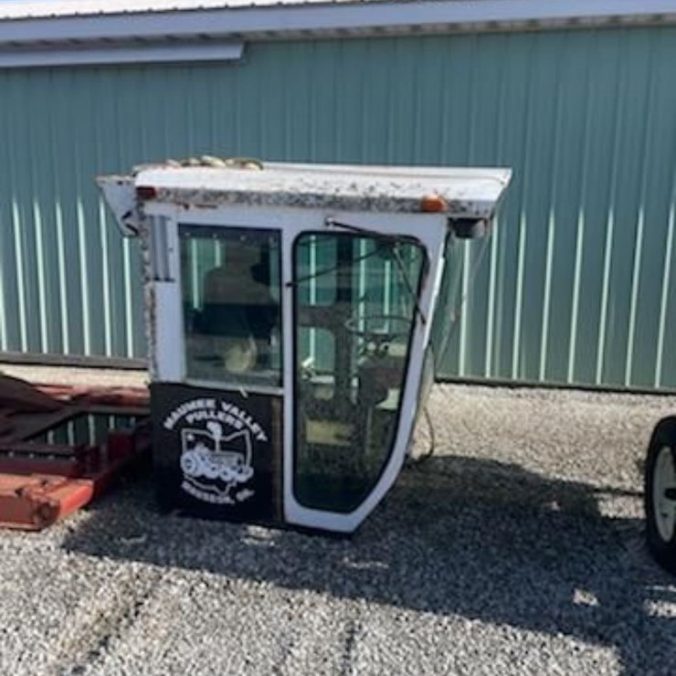 Gleaner Combine Cab