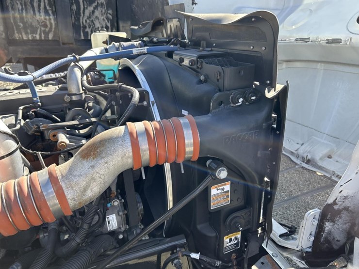 2017-peterbilt-337-image-89