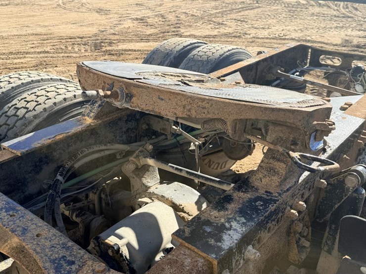 2007-freightliner-columbia-120-image-28