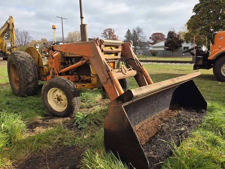 john-deere-300-image-7