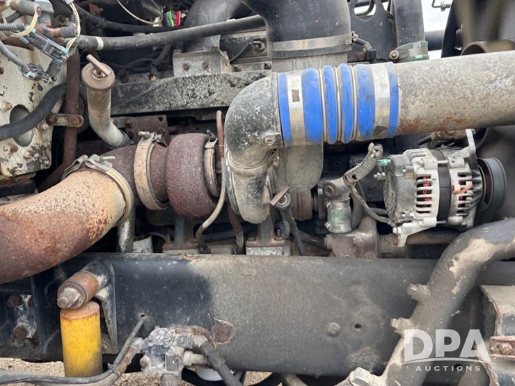 freightliner-fld112-image-32