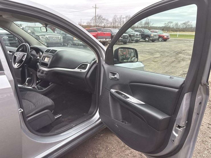 2016-dodge-journey-image-19