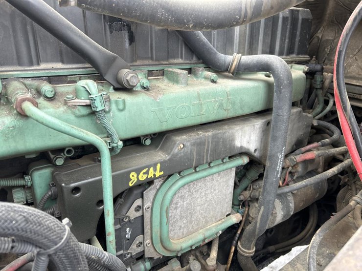 #1042-•-2000-volvo-quad-axle-dump-truck-image-43