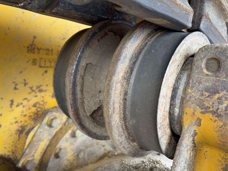 2002-komatsu-d65ex-image-8