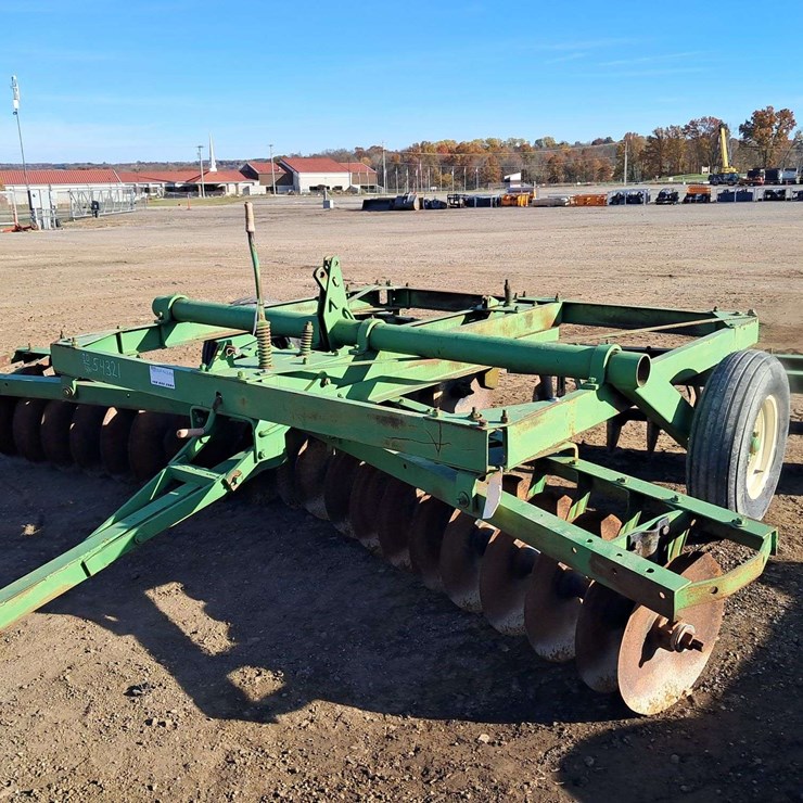1997 Oliver 250 10' Pull Type Disc
