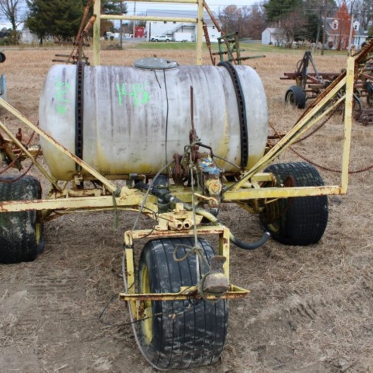 3 WHEEL SPRAYER WITH 34' BOOM 1 7/8 BALL HITCH 200 GAL POLY TANK HAS SOME R