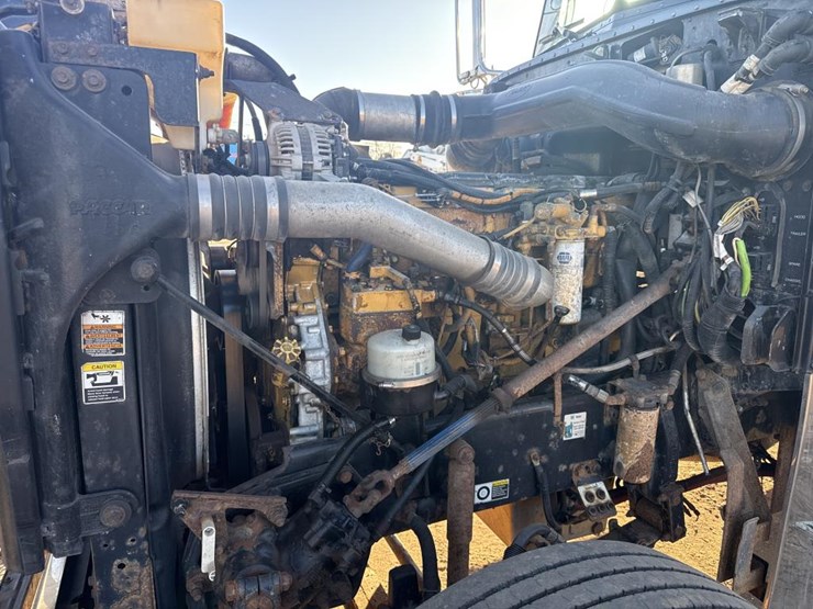 2008-peterbilt-388-image-12